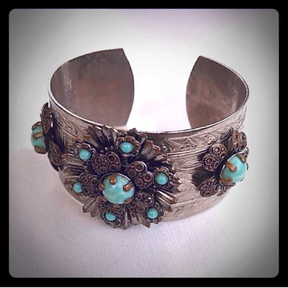 Vintage Jewelry - VINTAGE Riveted Blue Stone Filigree Flower Cuff